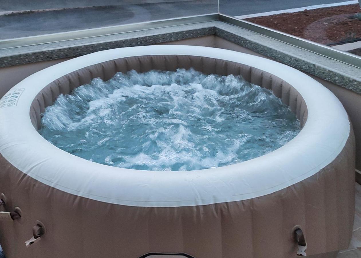Luxury Villa Eva-Mari With Jacuzzi, 50M From The Beach Stalos Ngoại thất bức ảnh